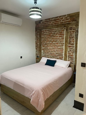 3 bedrooms, WiFi, bed sheets