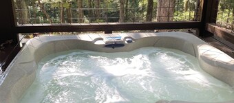 Starry Steampunk Wagon on Wolf Creek