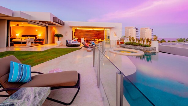 Villa | 6 bedrooms - 6 BR Huge Villa Steps To Beach Plus A Pool House (San Jose del Cabo)