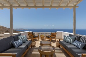 Villa - Renovated Luxury Oceanview Villa With Pool in Mykonos (Mykonos)