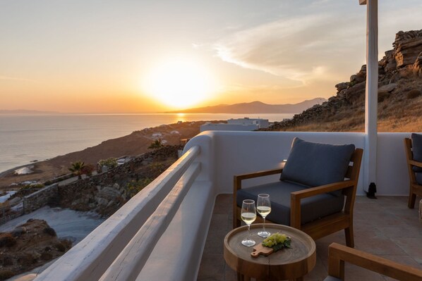 Villa - Renovated Luxury Oceanview Villa With Pool in Mykonos (Mykonos)