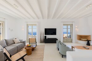 Villa - Renovated Luxury Oceanview Villa With Pool in Mykonos (Mykonos)