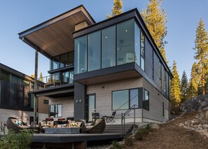 House | 4 bedrooms - Modern Ski In Out Home Mid-mountain Northstar (Truckee)