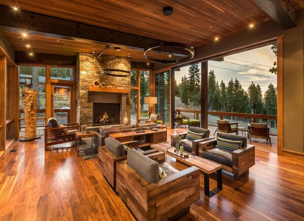 House | 4 bedrooms - Modern Ski In Out Home Mid-mountain Northstar (Truckee)