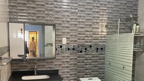 Shower, towels, soap, shampoo