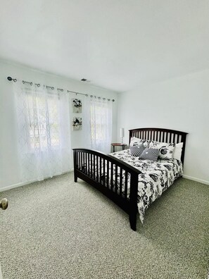 5 bedrooms, iron/ironing board, WiFi, bed sheets - Spacious 5-bedroom house in lovely Alexandria with WiFi, AC (Alexandria)