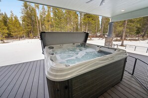 Tina de hidromasaje al aire libre