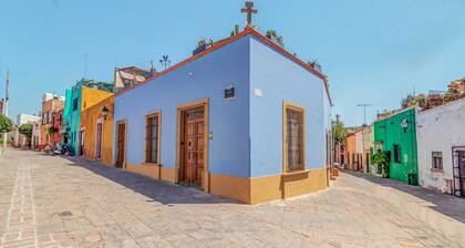 Apartment in the Center, Terrace. WIFI+Workroom+A/C