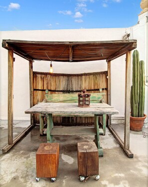 Outdoor dining - Apartment in the Center, Terrace. WIFI+Workroom+A/C (Santiago de Queretaro)