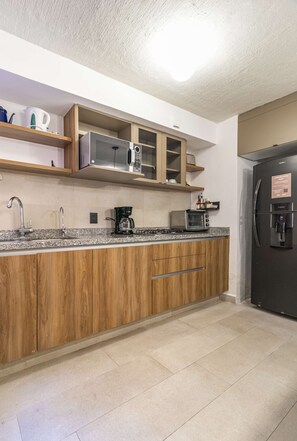 Fridge, microwave, oven, stovetop