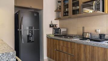 Fridge, microwave, oven, stovetop