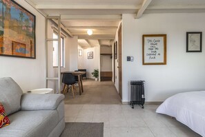 4 bedrooms, desk, iron/ironing board, travel crib