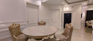 Huoneisto | Ruokailu