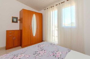 3 habitaciones, tabla de planchar con plancha y wifi gratis