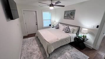 3 chambres, fer et planche à repasser, Wi-Fi, draps fournis