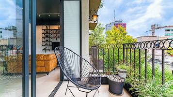 Apartment, 3 Bedrooms, Balcony, City View | Balcony