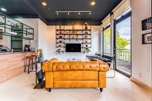 Íbúð - 3 svefnherbergi - svalir - borgarsýn | Stofa