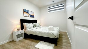 2 chambres, fer et planche à repasser, Wi-Fi, draps fournis