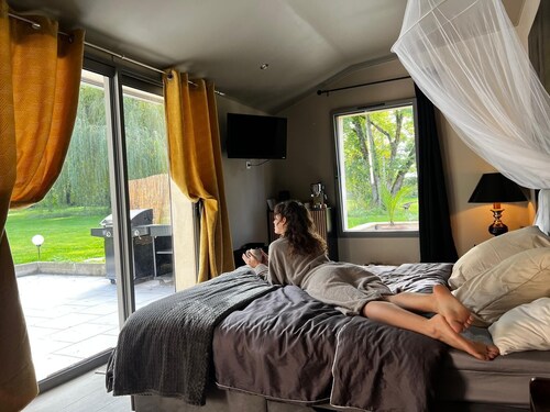 Spa suite in the Bourbonnais countryside