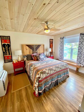 4 bedrooms, iron/ironing board, travel crib, free WiFi