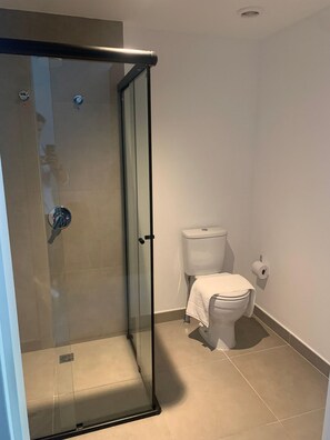 Bathroom - 221 VN Ueno Próximo ao Hosp. Sírio Libanês 100mts (São Paulo)