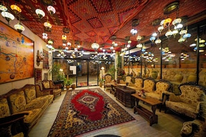 Área de estar no saguão