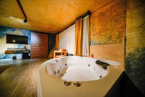 Premium Room, Bathtub | Egyptian cotton sheets, premium bedding, Select Comfort beds - Cappadocia Divin House (Nevsehir)