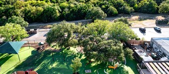 HOT TUB Tranquil Escape Pool Gym