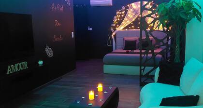 LA NUIT DES SECRETS love room with jacuzzi and private sauna ♥️