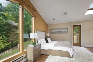 3 bedrooms, desk, iron/ironing board, WiFi