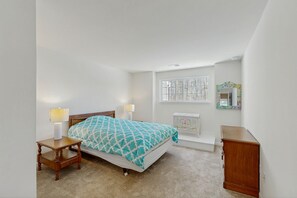 4 bedrooms, internet, bed sheets