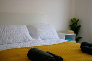 1 chambre, fer et planche à repasser, lit parapluie, Wi-Fi