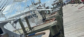 Charming hotel with WiFi and AC in serene Golden Meadow