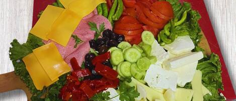 Daily to-go breakfast (TRY 250 per person)