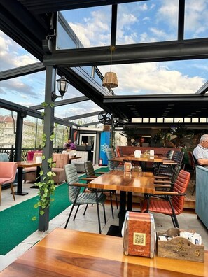 Terrace/patio - Lion Boutique Hotel (Cinarcik)