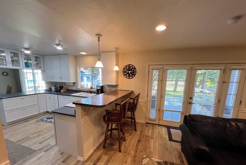 Your Peaceful Home on the Klamath River