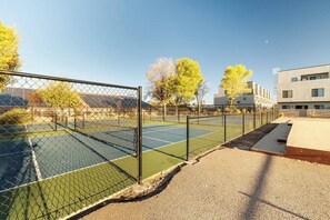 Sports court - Amira Resort Luxury Spa Retreat Villa de Lujo, 2 Pools, Pickleball, Jetted Tub (St. George)