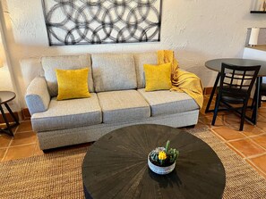 Smart TV, fireplace, books - Amira Resort Luxury Spa Retreat Villa de Lujo, 2 Pools, Pickleball, Jetted Tub (St. George)