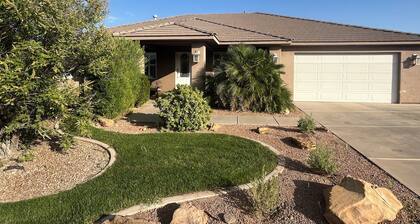 Cozy 3-bedroom house/apartment with WiFi, AC in lovely St. George, Utah
