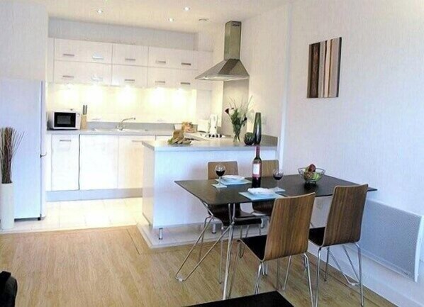 Dining - Parking, Wi-Fi, Weekly Housekeeping (Derby)