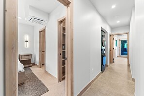 Villa (4 Bedrooms) | Property amenity - Iwtbk4 (Keystone)