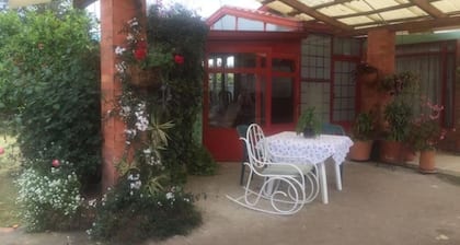 Comfortable villa, in a very good location and surrounded by gardens.