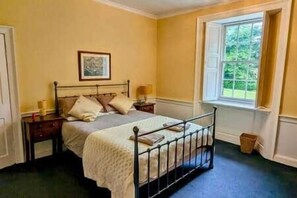 3 Schlafzimmer, Schreibtisch, Bügeleisen/Bügelbrett, kostenloses WLAN