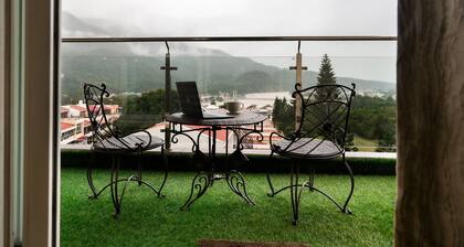 Spacious 4-bedroom apartment in enjoyable Rishikesh with fitness room, WiFi