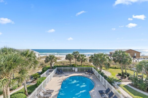 House, Multiple Beds (Courageous Beach House Suite D) | Pool