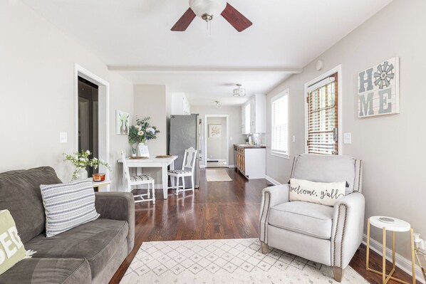 Smart TV, DVD player, books, video library - The Cozy House- Charming 3-Bedroom Home
5 Miles to Downtown/3 Miles to Airport (Nashville)