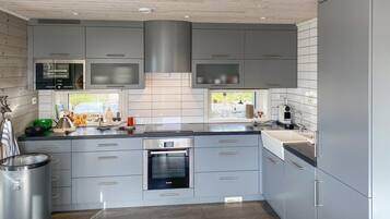 Fridge, dishwasher, coffee/tea maker