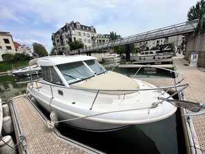 Marina - The perfect night in PORT CERGY by boat! (Cergy)