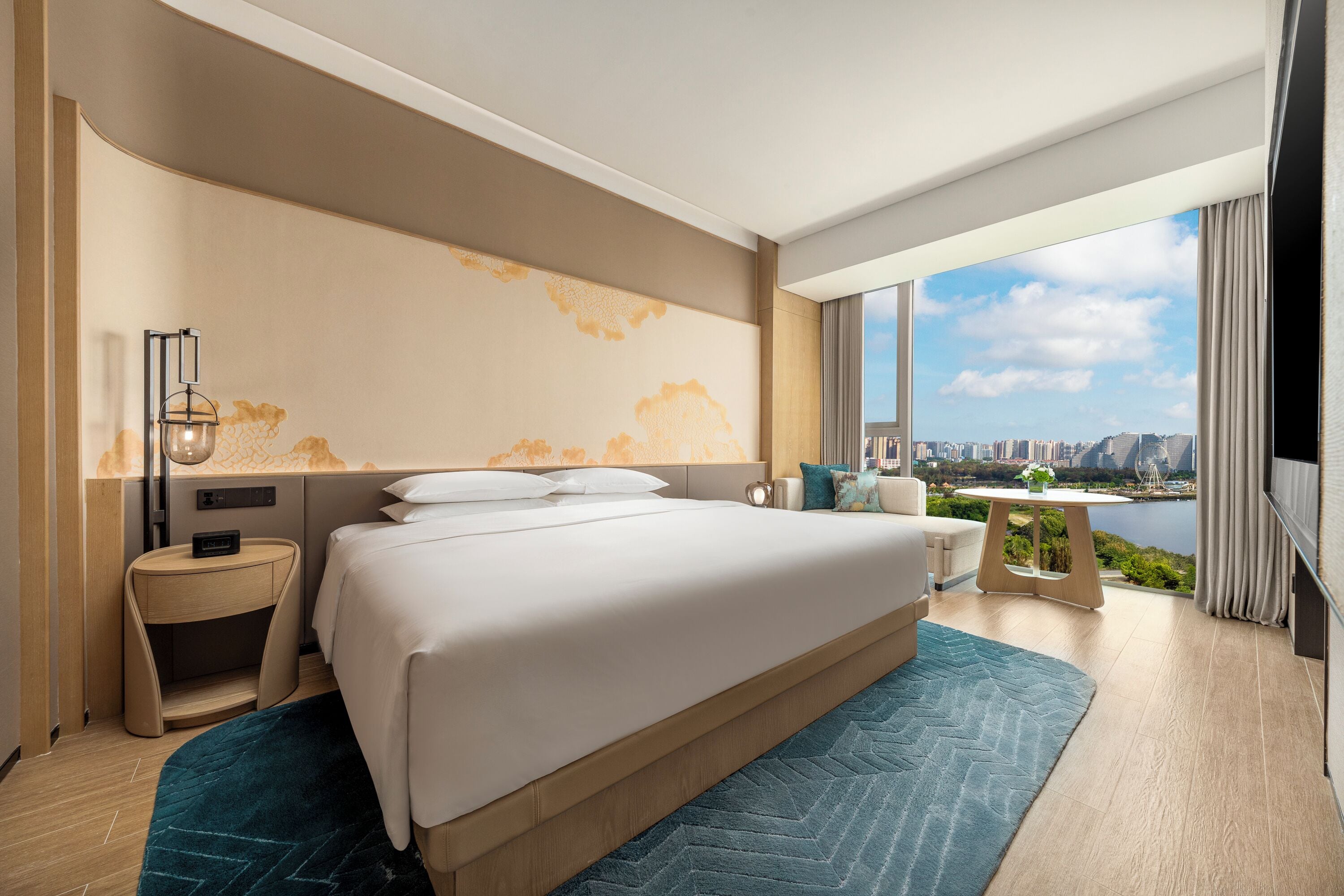 Premium bedding, down comforters, minibar, in-room safe