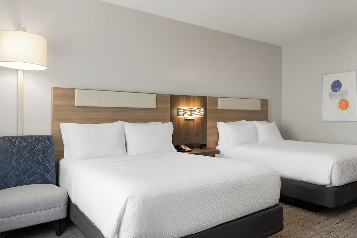 In-room safe, individually furnished, desk, iron/ironing board